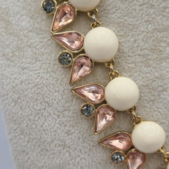 J Crew Off White Resin Beads with Gold and Clear Crystal Gold Tone Necklace NWOT - Picture 5 of 10